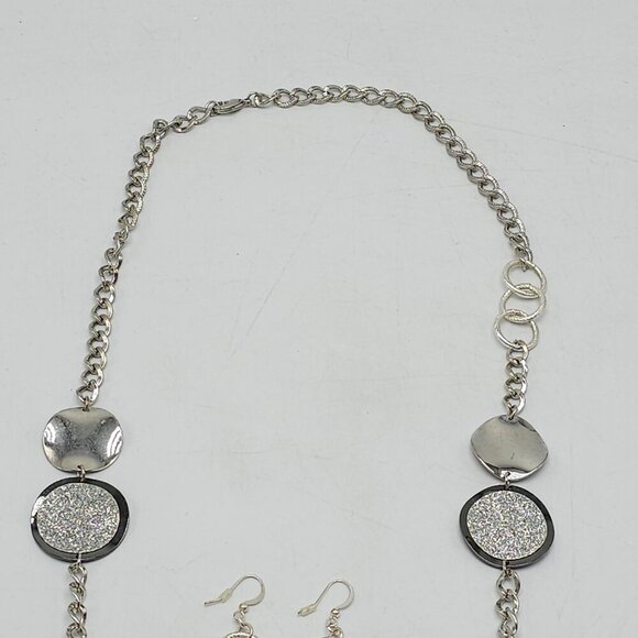 Silver-Tone Long Chain Necklace Earrings Set With Glittering Textured Discs - Picture 5 of 7